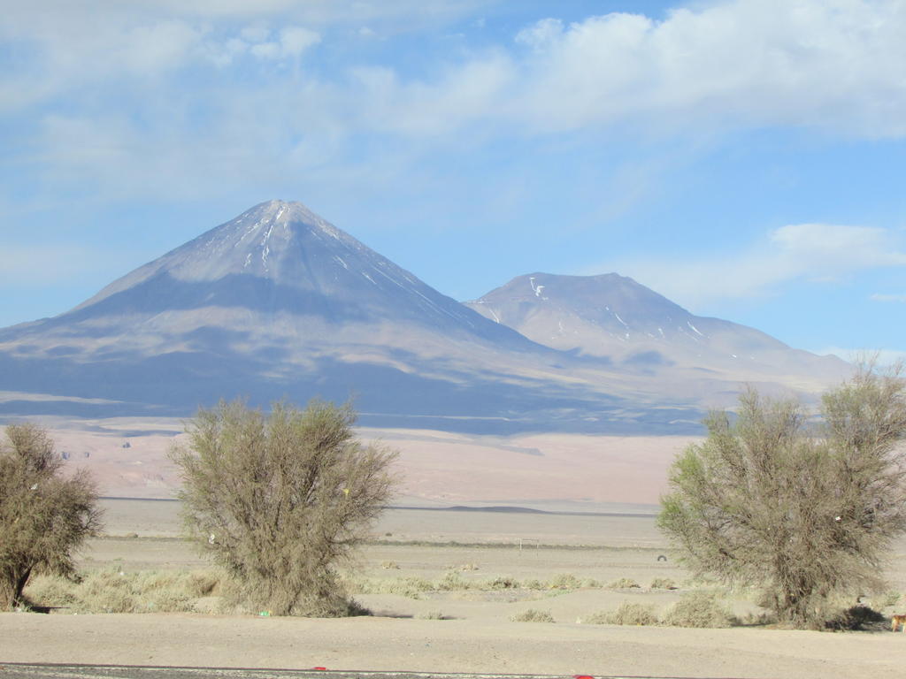 Отель Hostal Desert Сан-Педро-де-Атакама Экстерьер фото